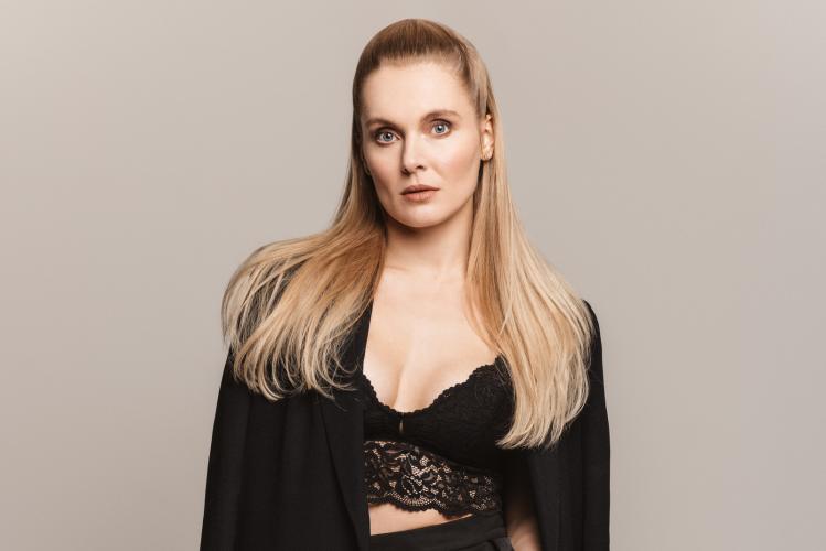 Anna Částková, essence, Hair studio Honza Kořínek (6).jpg
