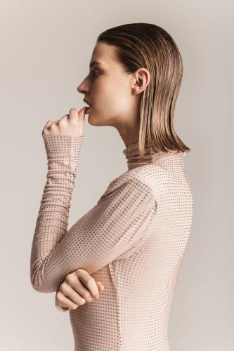 Simona Lewandovska, essence, Hari studio Honza Kořínek (2).jpg