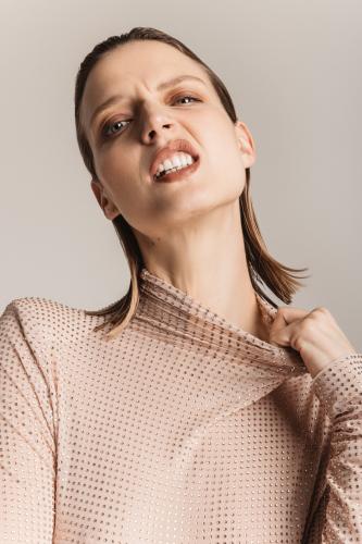 Simona Lewandovska, essence, Hari studio Honza Kořínek (3).jpg